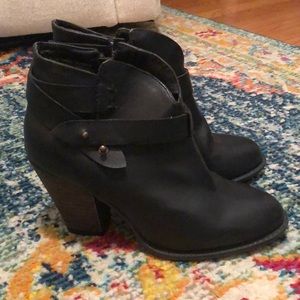 XOXO Booties